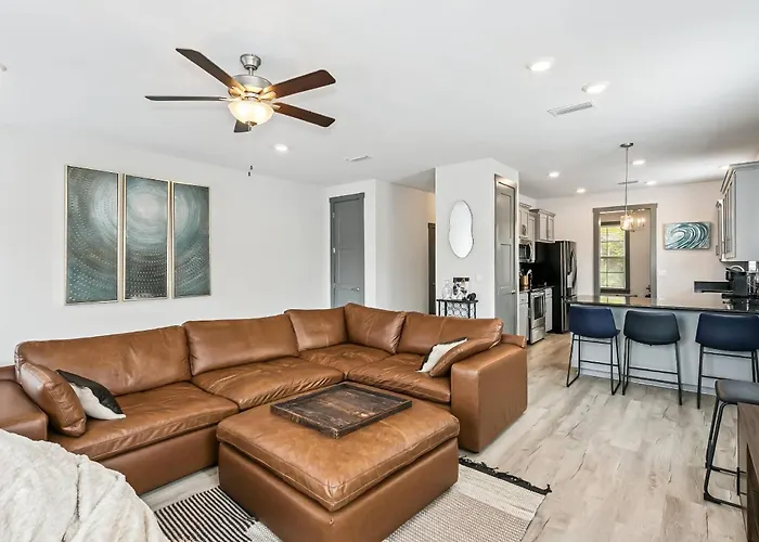 311 W Government St Holiday home *