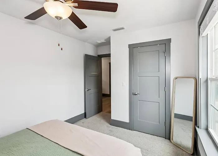 311 W Government St Holiday home